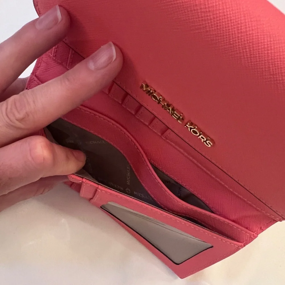 Michael Kors Jet Set Travel Large Trifold Wallet Grapefruit Pink - Picture 13 of 16